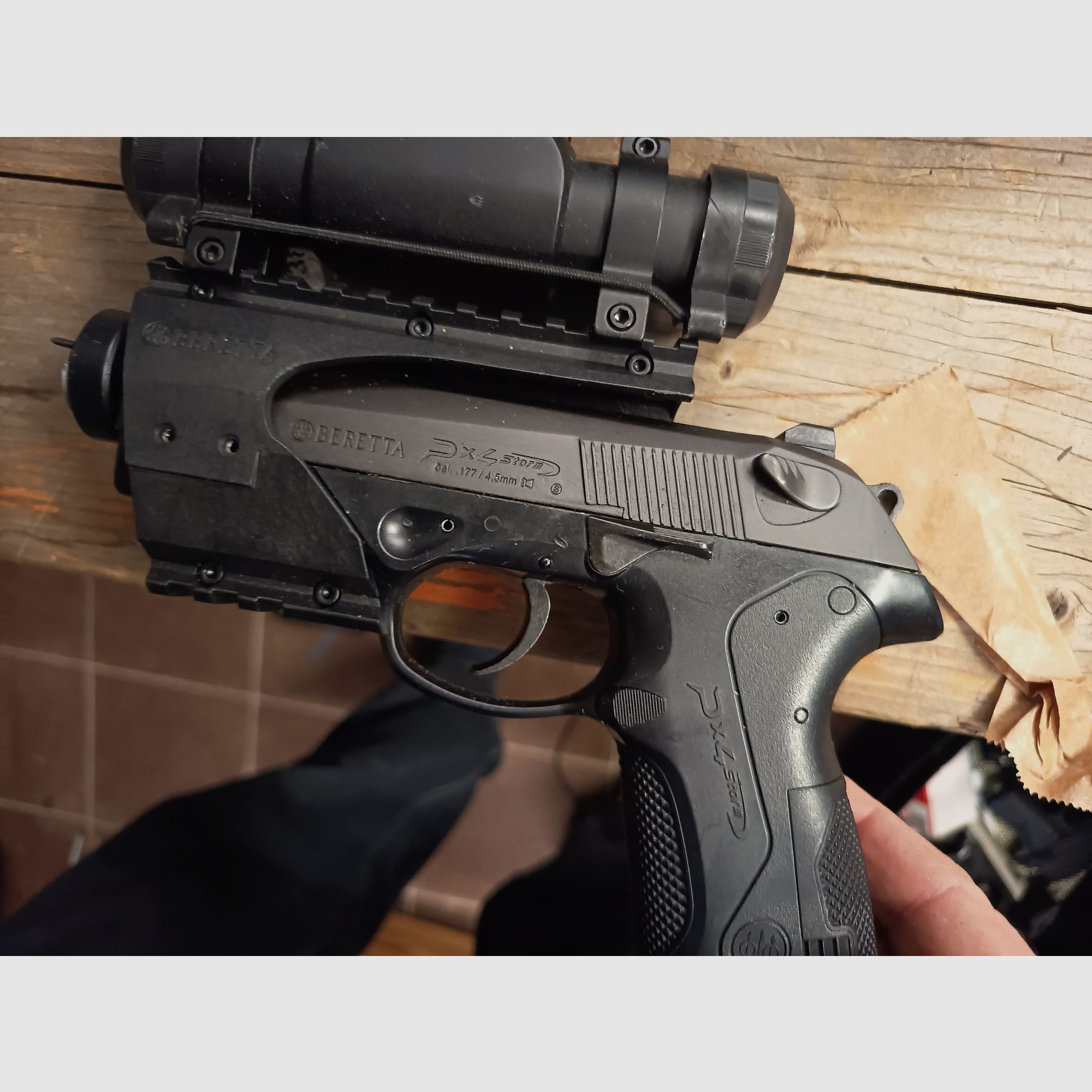 Bundle of airsoft 1 rifle 4 pistols with ammunition and gas cartridges