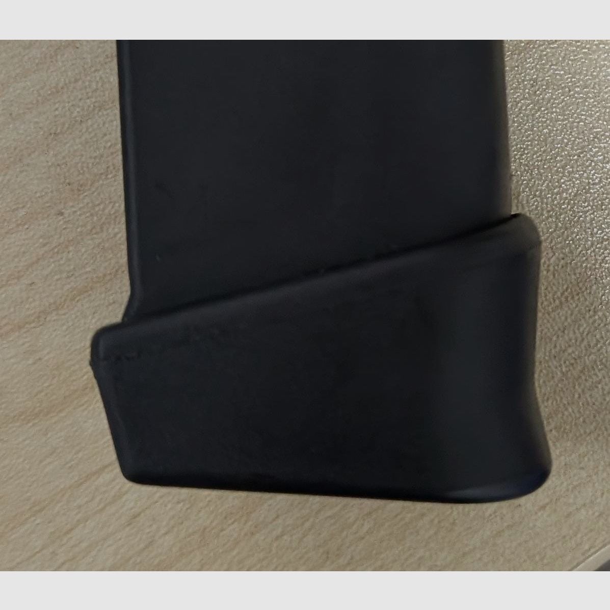 Original Glock +2 magazine base — 9 mm (compatible with G17/G19) — very good condition