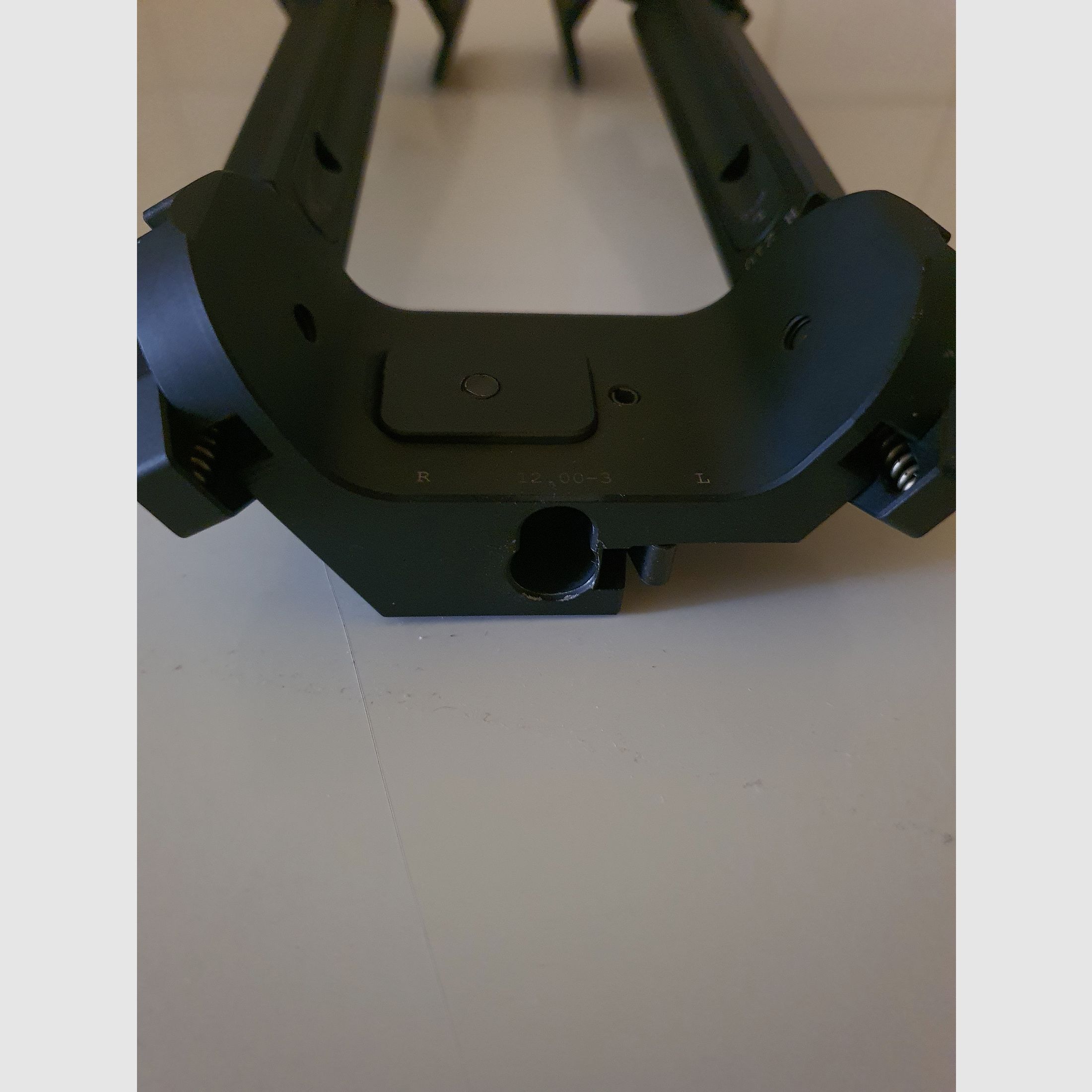 Fortmeier H210 dwójnóg do montażu na 12 godzin