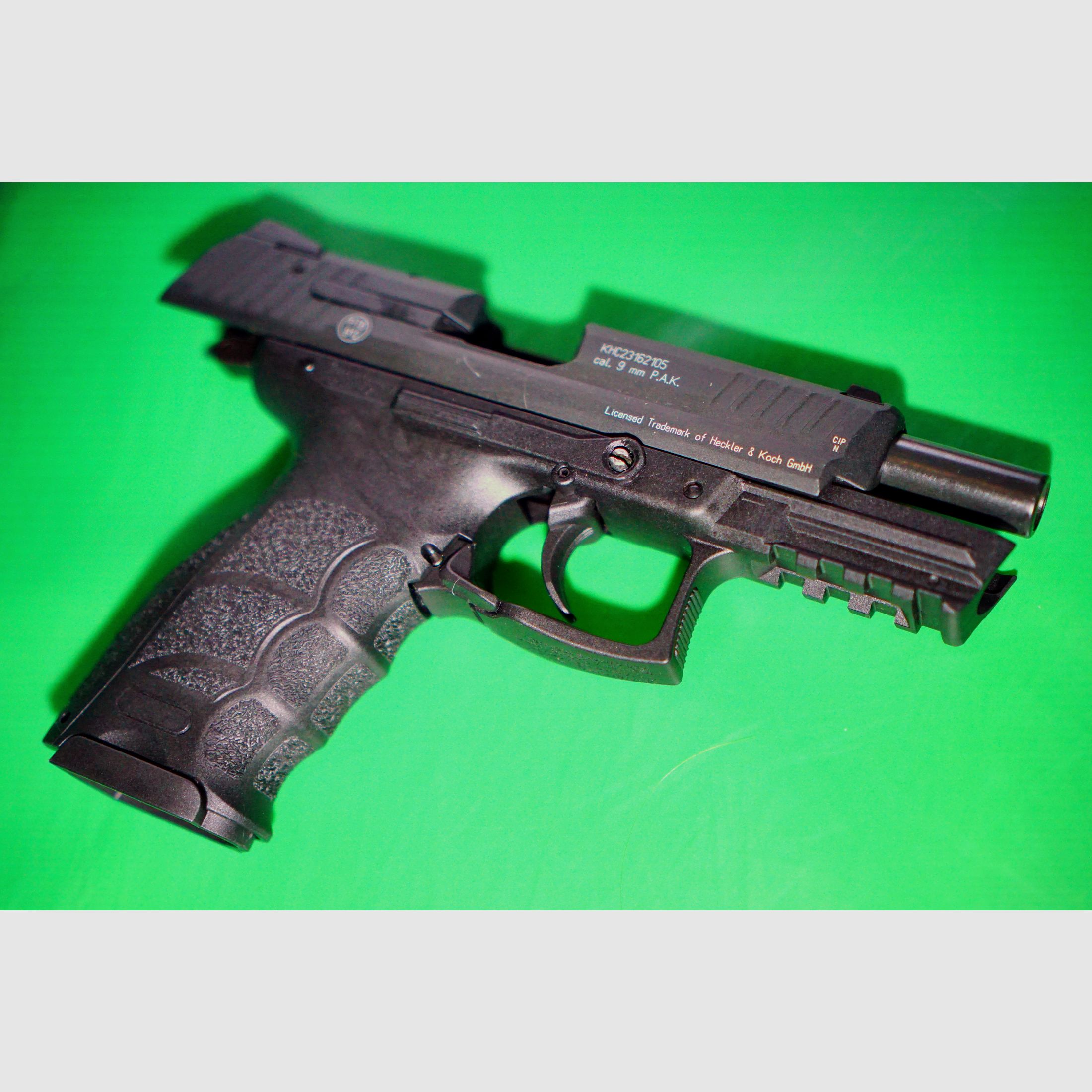 Heckler & Koch P30 Schreckschuss-Pistole 9 mm P.A.K. brüniert (PTB 912)