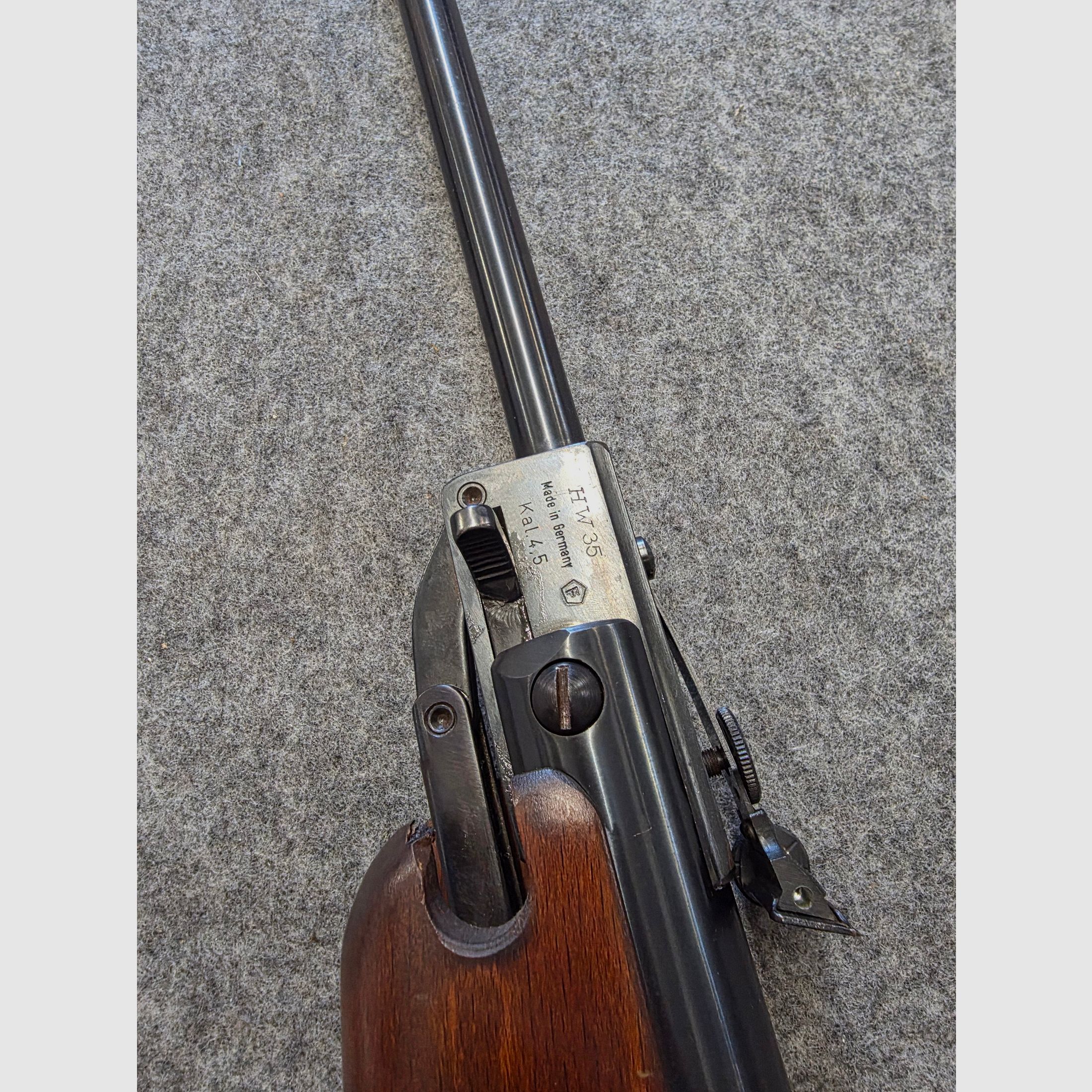 Weihrauch HW 35 z 1970 r. z oznaczeniem F, karabinek łamany, wiatrówka kaliber 4,5 mm HW35
