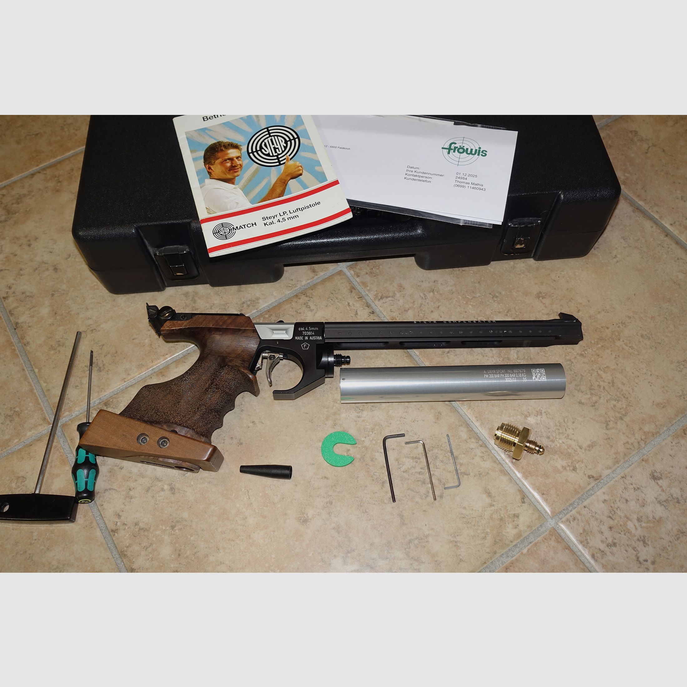 Pistolet sportowy Steyr LP na sprężone powietrze z nowym nabojem + akcesoria