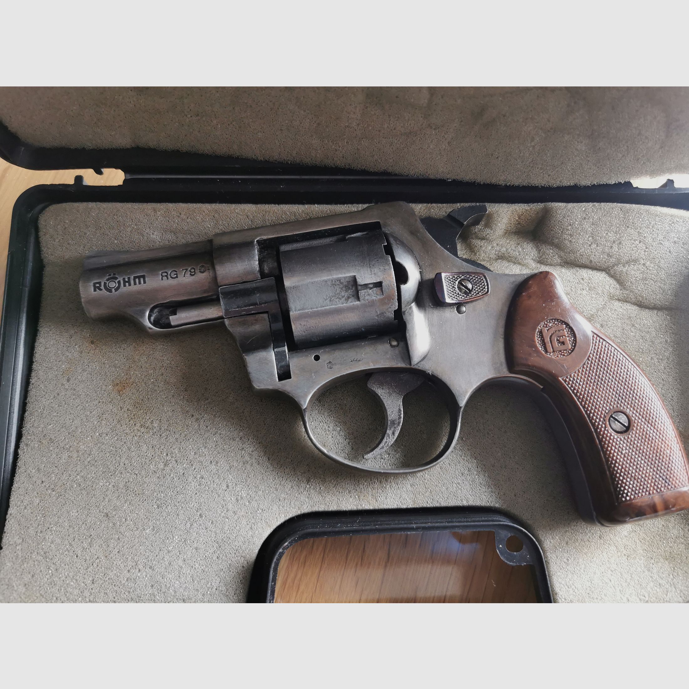 Röhm RG 79 Uralt mit PtB ,Galvanisch veredelt Optisch Altsilber sollte nicht mehr anlaufen, 9mm RK frei ab 18 Jahre !