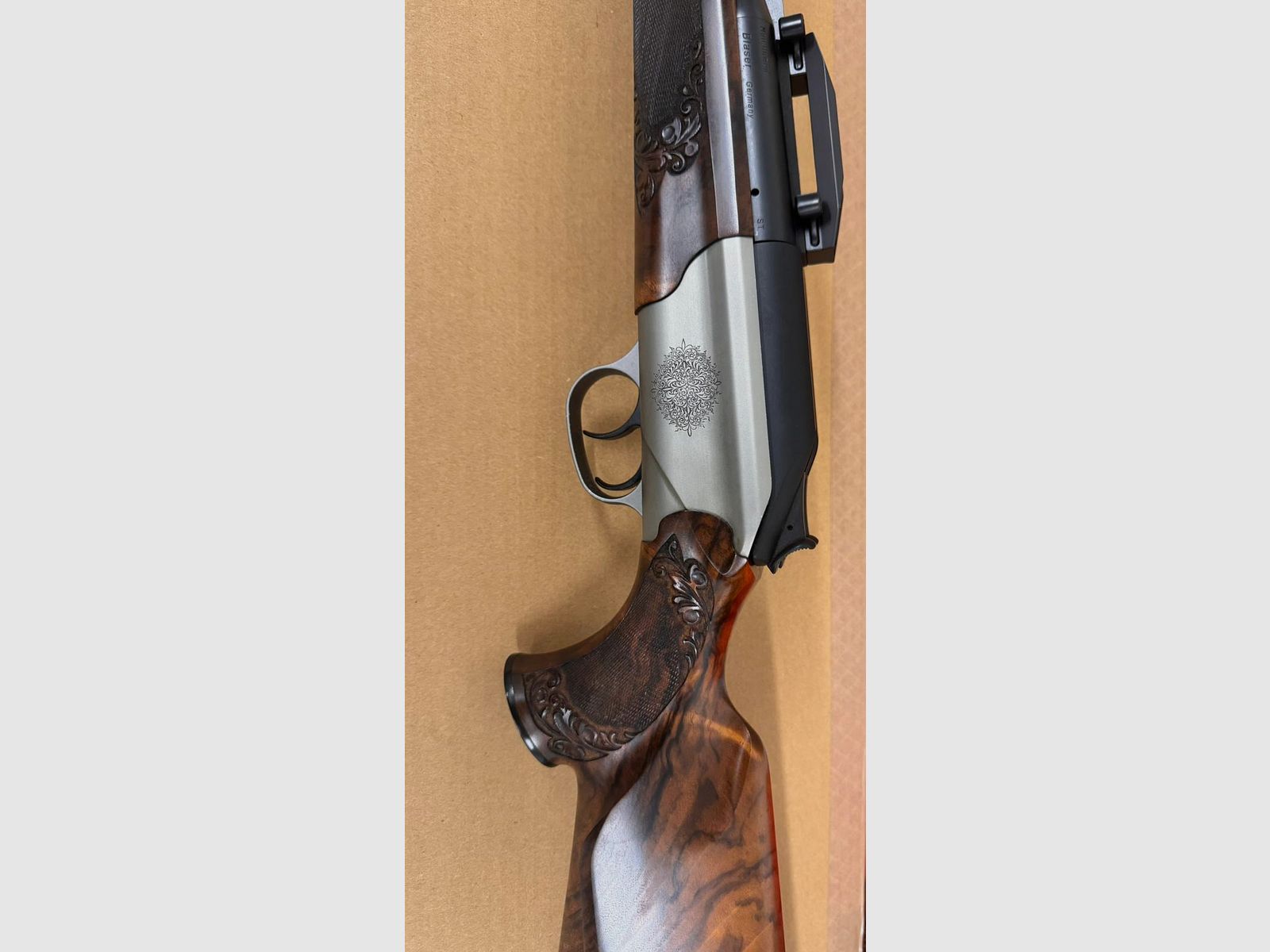 Blaser R93 Duo „Hamed“ – Exklusiver Doppelbüchsrepetierer in dem Kaliber .30-06
