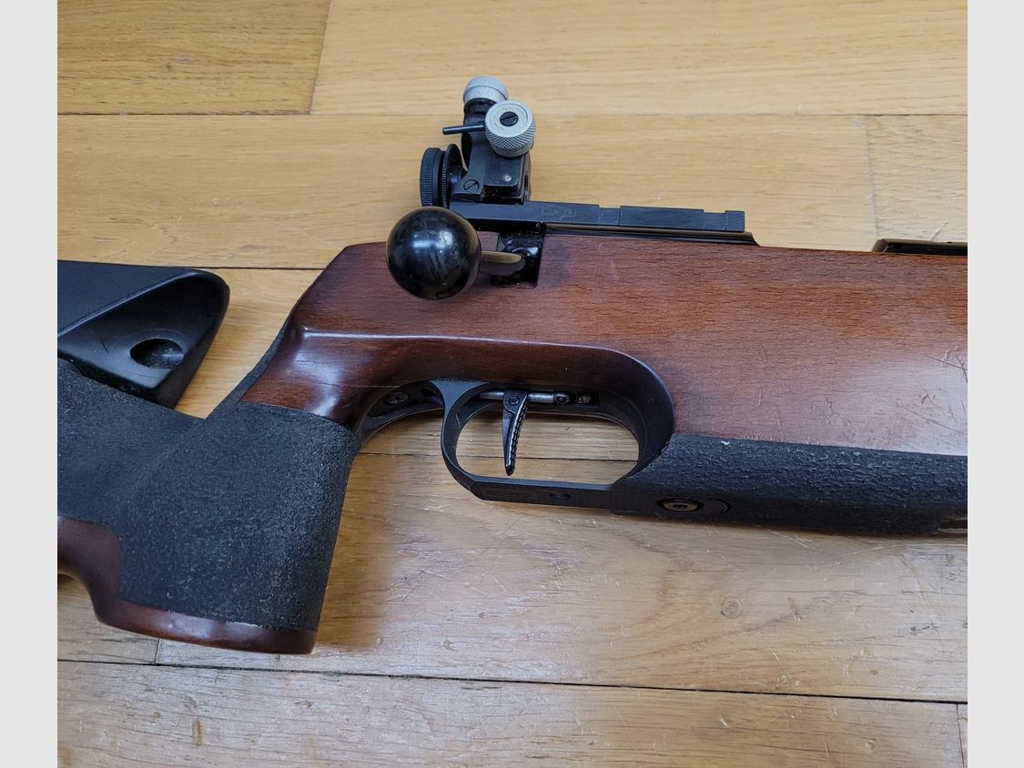 SOLDEN! Schöne Präzisionsgewehr – Anschütz Modell MATCH 1807 – Kaliber 22LR – Vollständig verstellbar – Präzisionsdiopter – Schwerer Lauf – Sehr guter Zustand, Bild 4 von 29