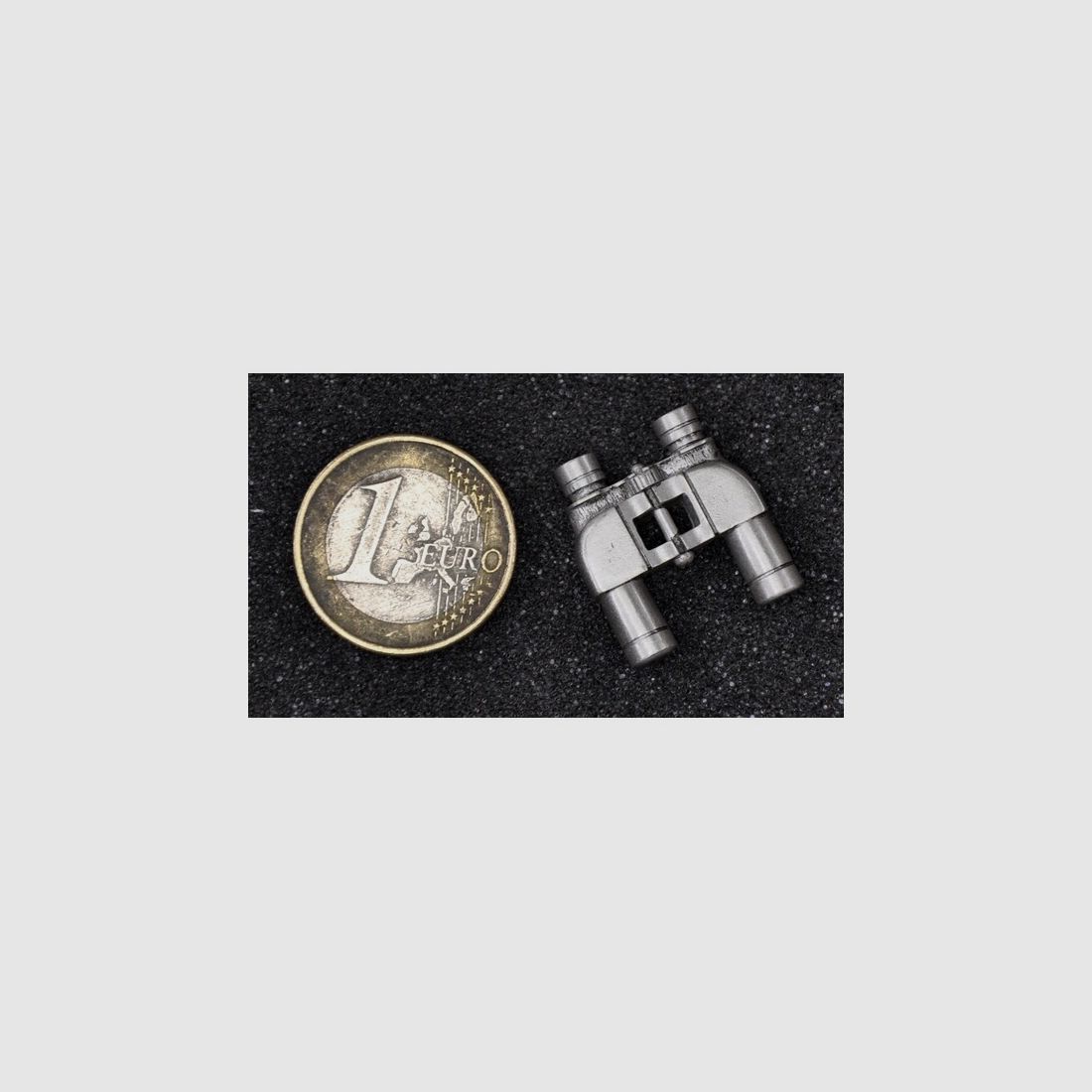 Fernglas als Metall-Anstecker
