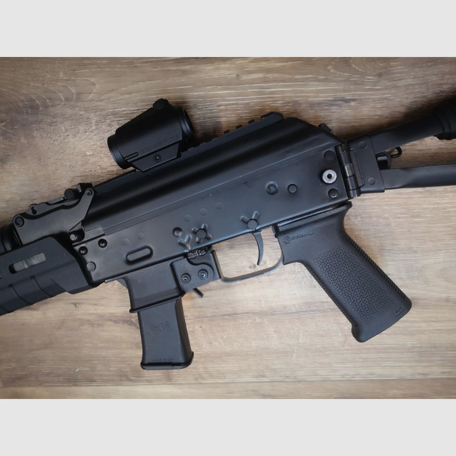 Kalaschnikov USA - KR-9 SBR Sport, carabine semi-automatique en calibre 9mm Luger, PCC, avec 6 chargeurs, mallette et certificat BKA, état d'origine - Limité