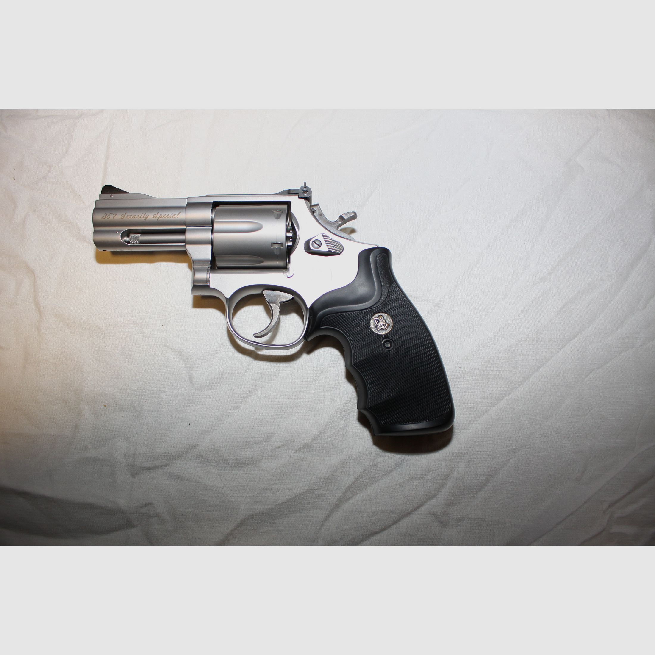 S&W 686, Security Special, 3 inches.