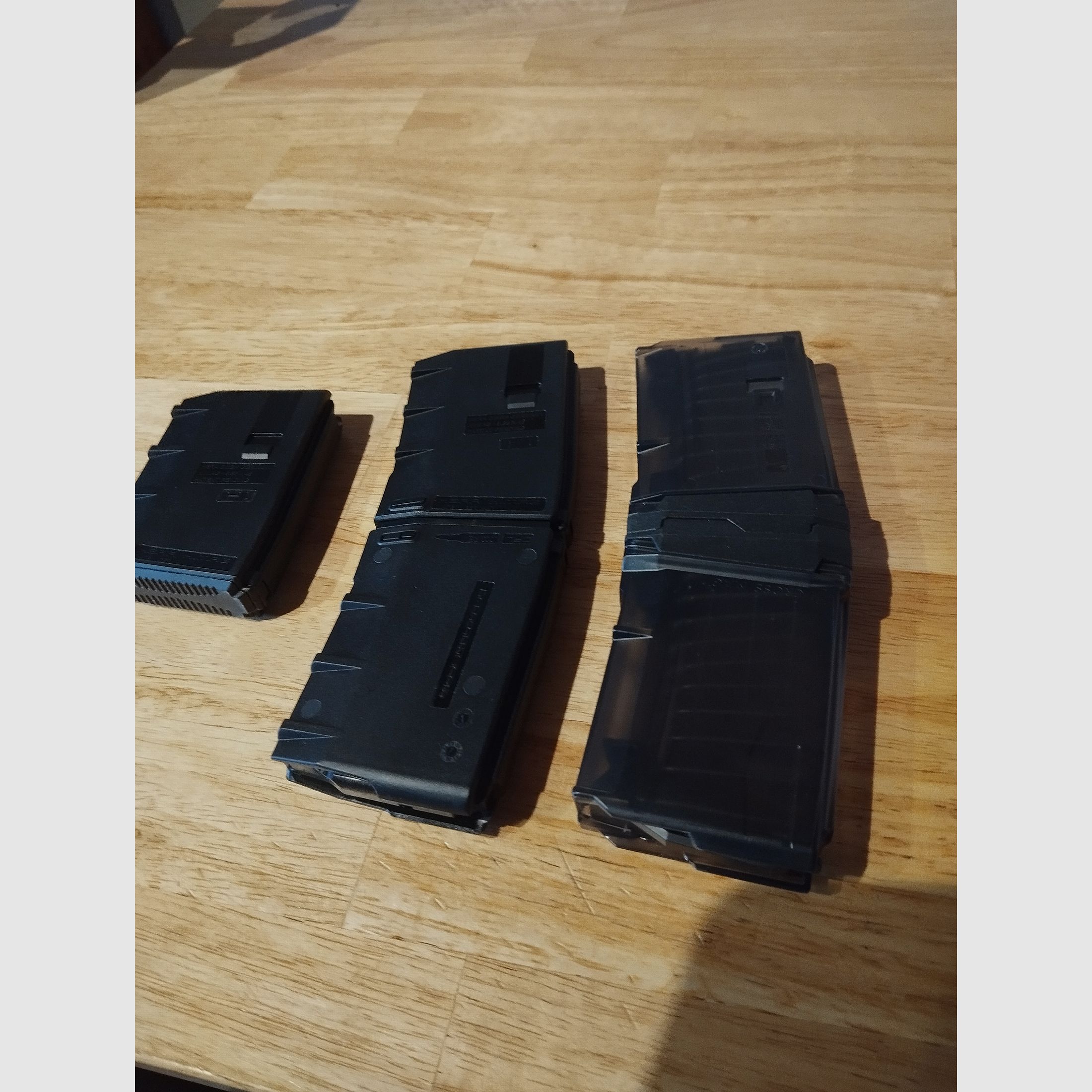 5 caricatori per 10 cartucce cal 223 Remington.. 2 caricatori sono accoppiati per 2 volte 10 cartucce intercambiabili. Consentito secondo la legge sulle armi