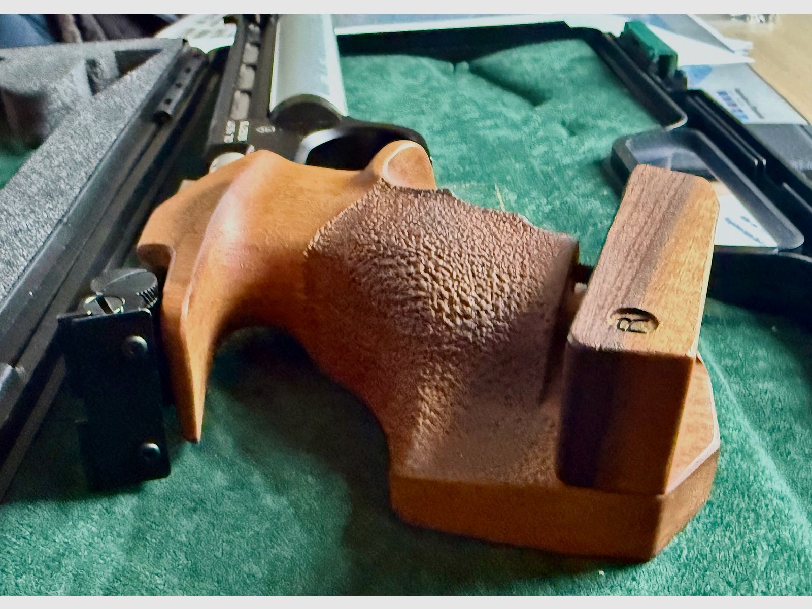 Rink grip for Steyr EVO10e air pistol