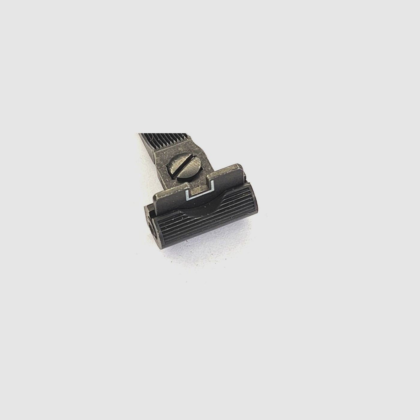 Smith & Wesson Rear Sight Assembly New Style White Outline .160 226060000, image 1 of 5