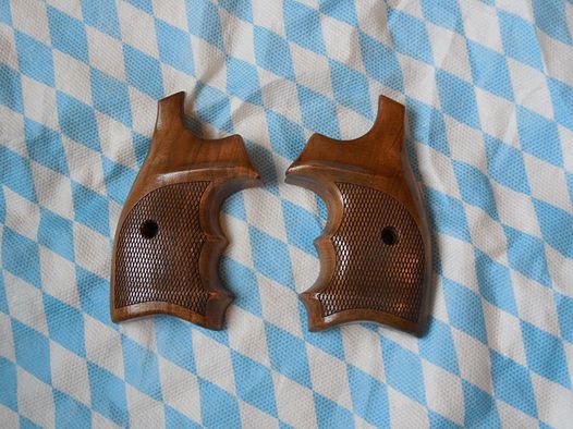 Holzgriffschalen"Boot grips" für Ekol Viper, Röhm RG 69,89,99 und Zorak R1/R2 Revolver!