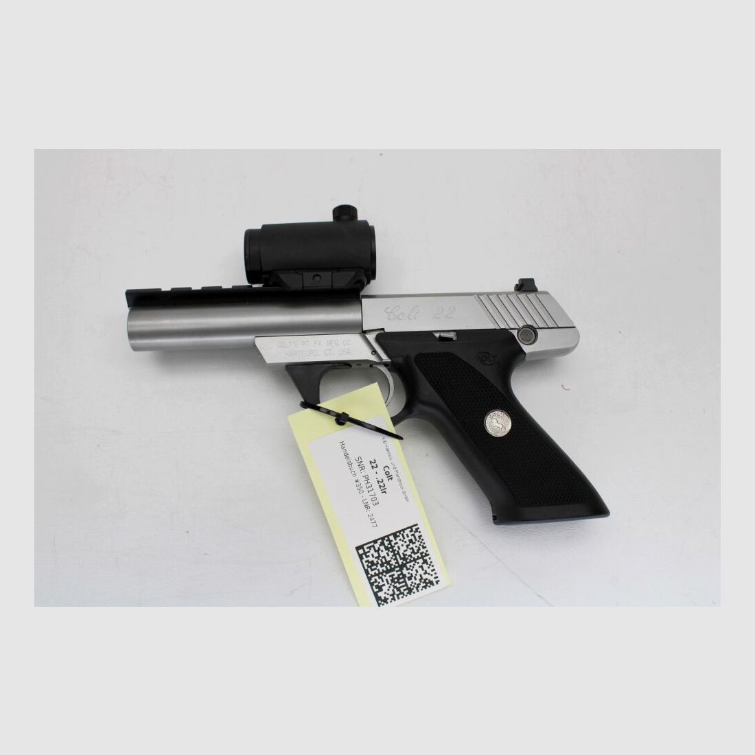 Pistolet Colt 22 avec 2 chargeurs et viseur .22lr, image 2 sur 3