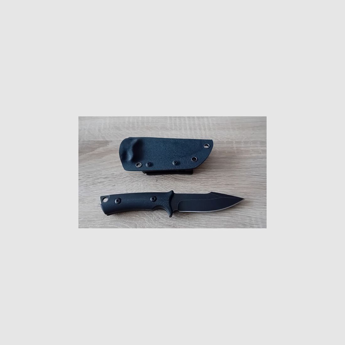 Outdoormesser D2-Stahl