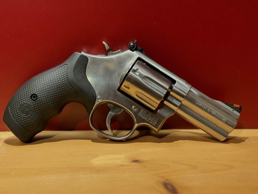 Smith & Wesson Model 686 Plus 3 inch 7 shots