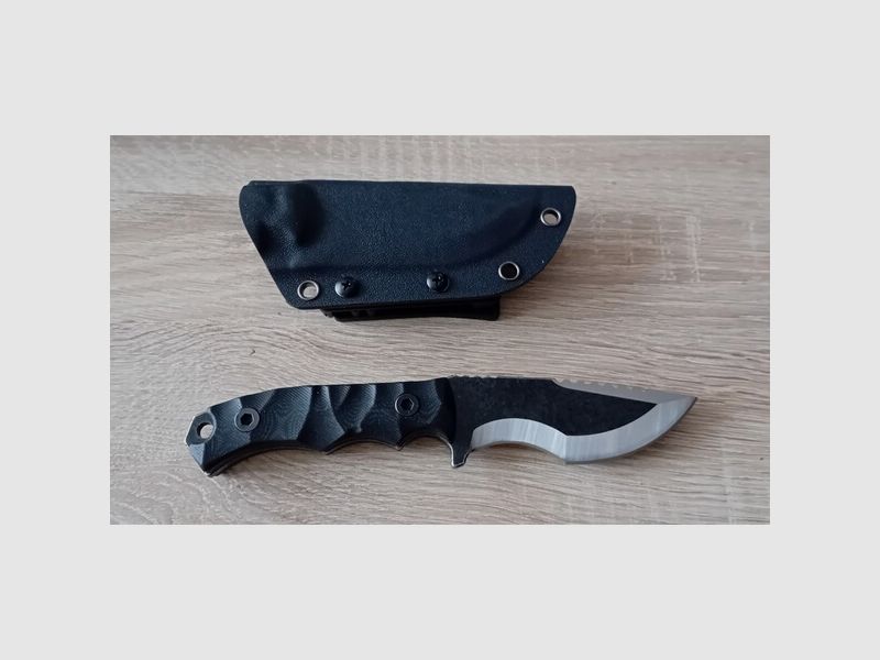 Outdoormesser D2-Stahl