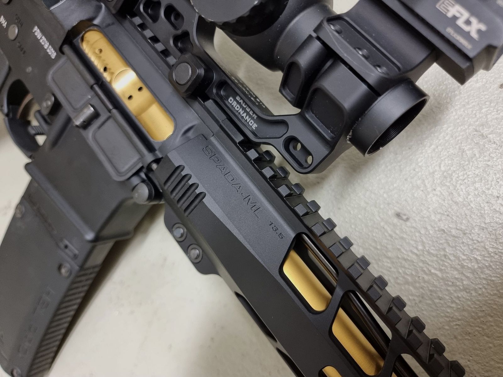 AR15 personalizzato superlativo nello stile di John Wick. Cal. 223 Rem. Solo componenti di alta qualità. Opzionale con Nightforce NX8!