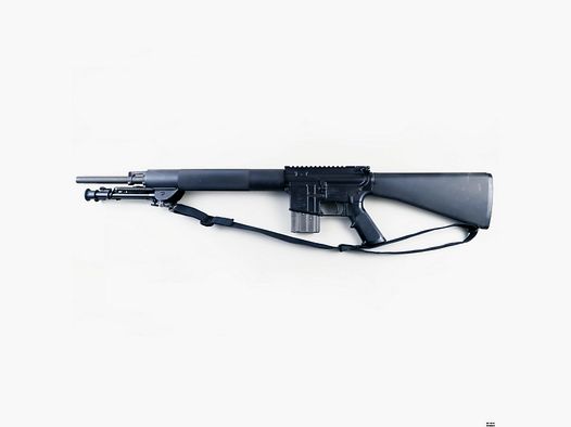 Bushmaster rifle mod. XM15-E2S cal. 223 Rem matr. L095022