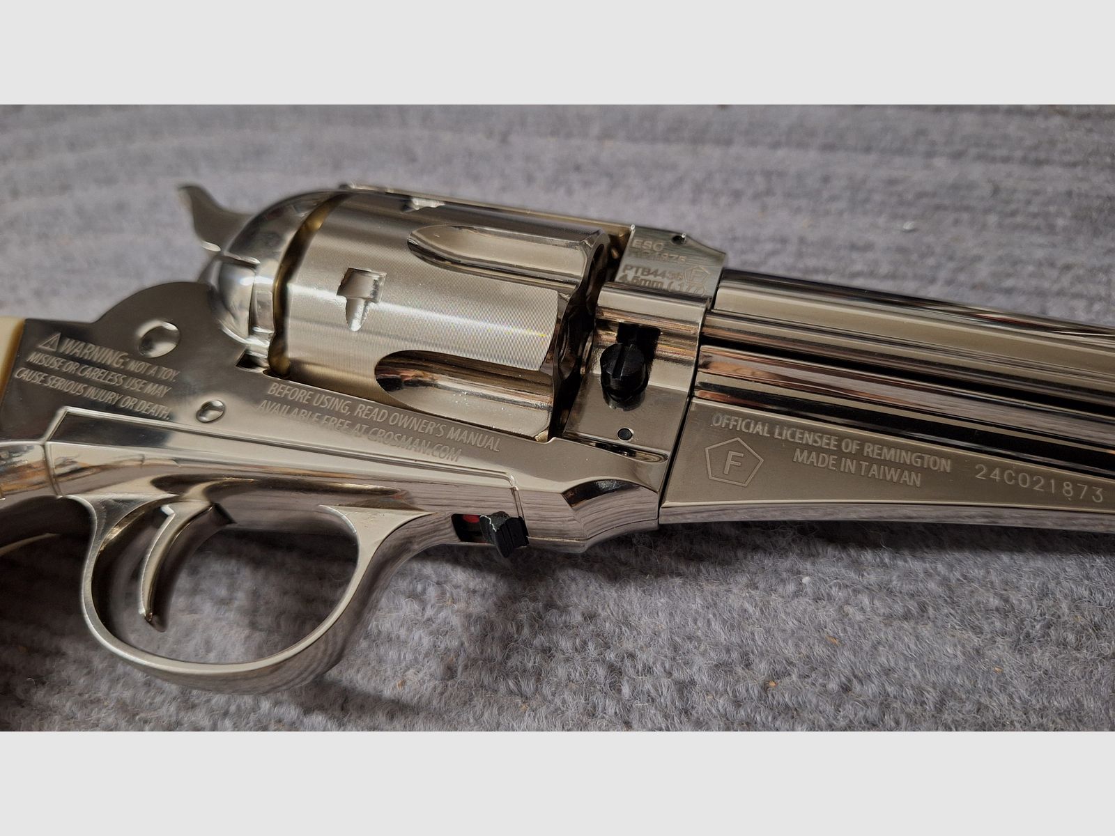 Revolver Co2 Remington 1875 in metallo pieno nichel / ottica avorio 4,5 mm diabolo / pallini in acciaio