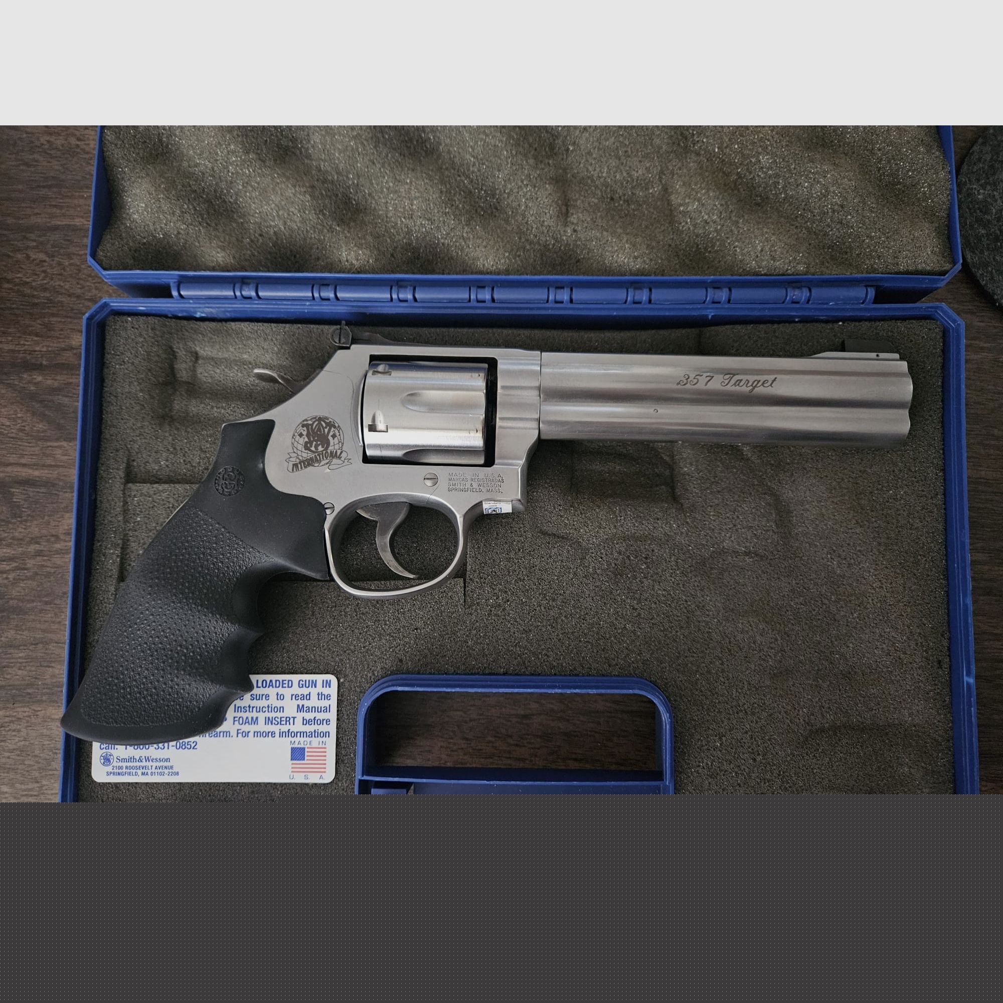 Smith & Wesson 686-6 Target Champion Kal.357 Mag. 6 Zoll Lauf im S&W Koffer mit Zubehör