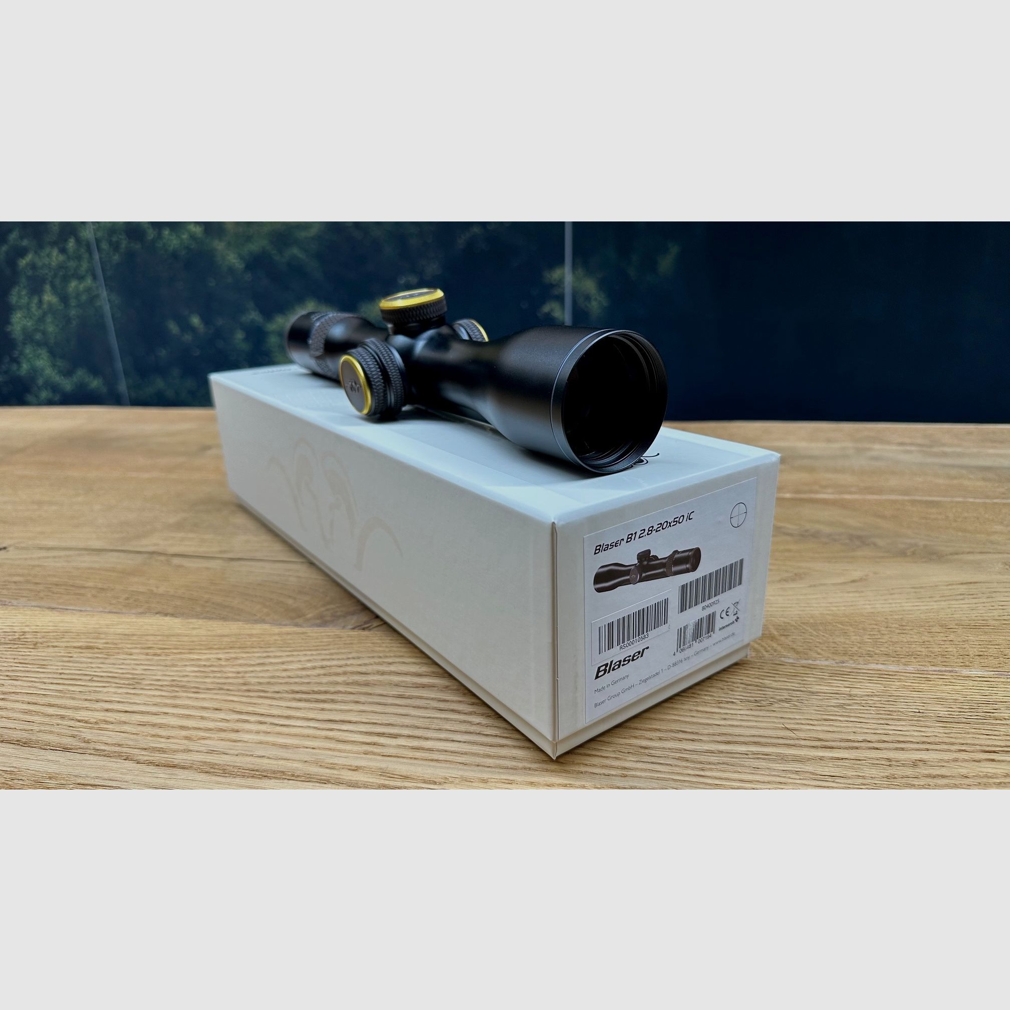 Zielfernrohr Blaser B1 2.8-20x50 iC Custom / Abdeckkappen Gold / mit Schiene