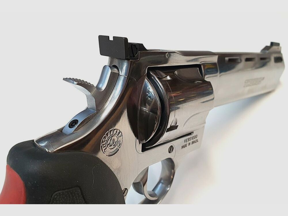 Rewolwer Taurus RAGING BULL w kalibrze .454 Casull niklowany 6,5" lufa