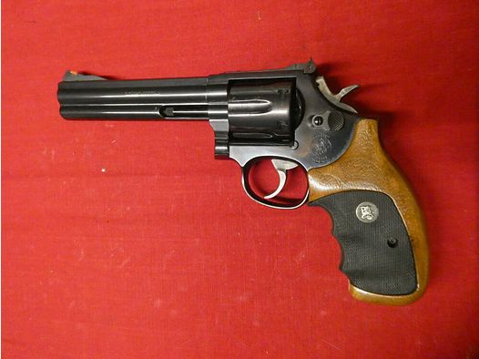 Smith & Wesson	 586 - 4