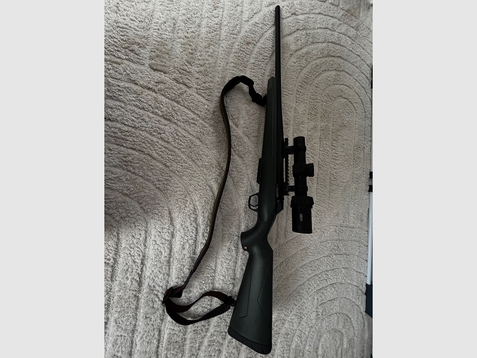 Fucile a ripetizione Winchester XPR Stealth .308 con telescopio Meopta Optika6 1–6x24 RD SFP