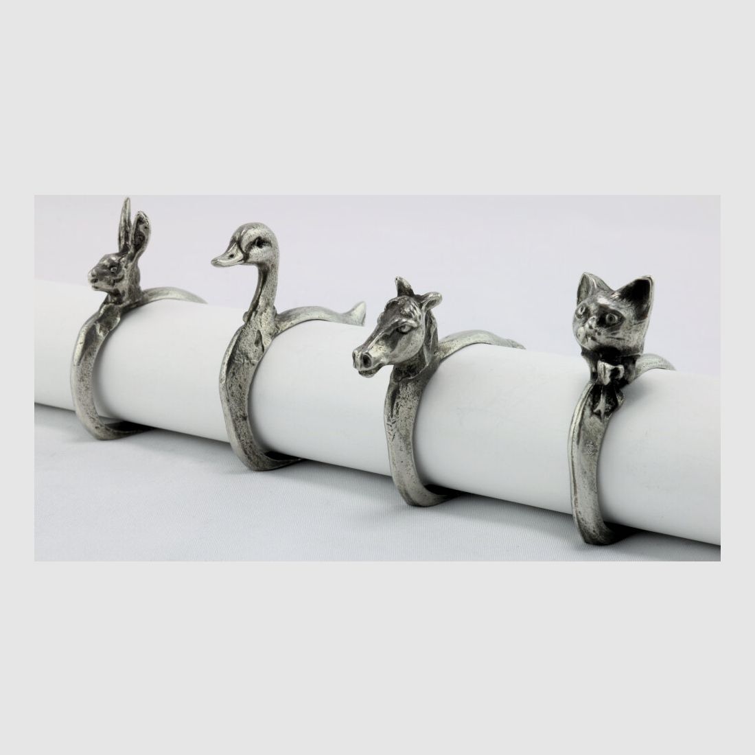 Lovergreen Accessoires Motiv Set mit 4 Servietten-Ringen (Hase, Ente, Pferd, Katze)