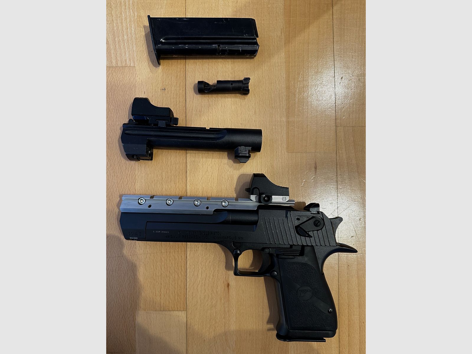Dessert Eagle 50 AE mit Wechselsystem .44 beides wenige Schüsse