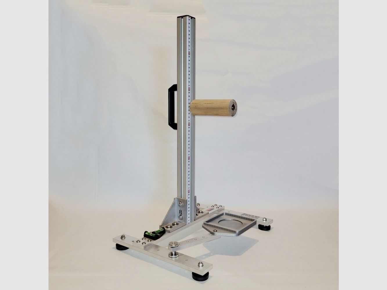 KGF Auflagestativ - Auflageständer Alu H-600-Ultimate mit Buchenholz-Auflage, Waage, Griff, Maßband + Munitionshalter