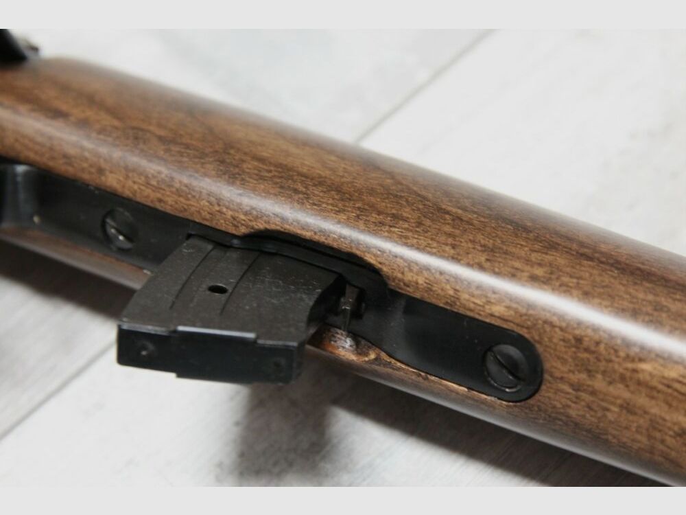 Norinco JW15 repeating rifle with barrel thread
