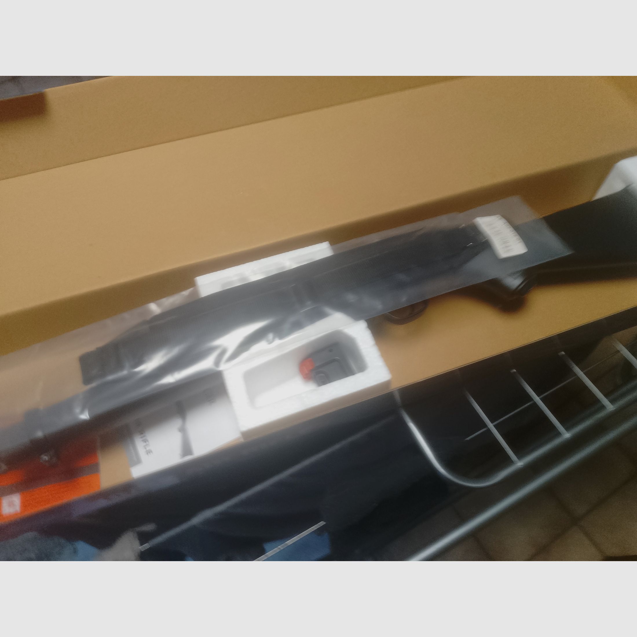 16 Lang- und Kurzwaffen