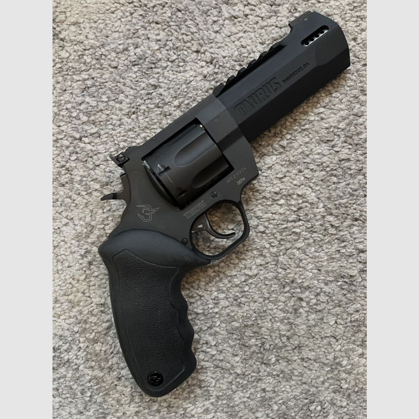 Taurus Raging Hunter
