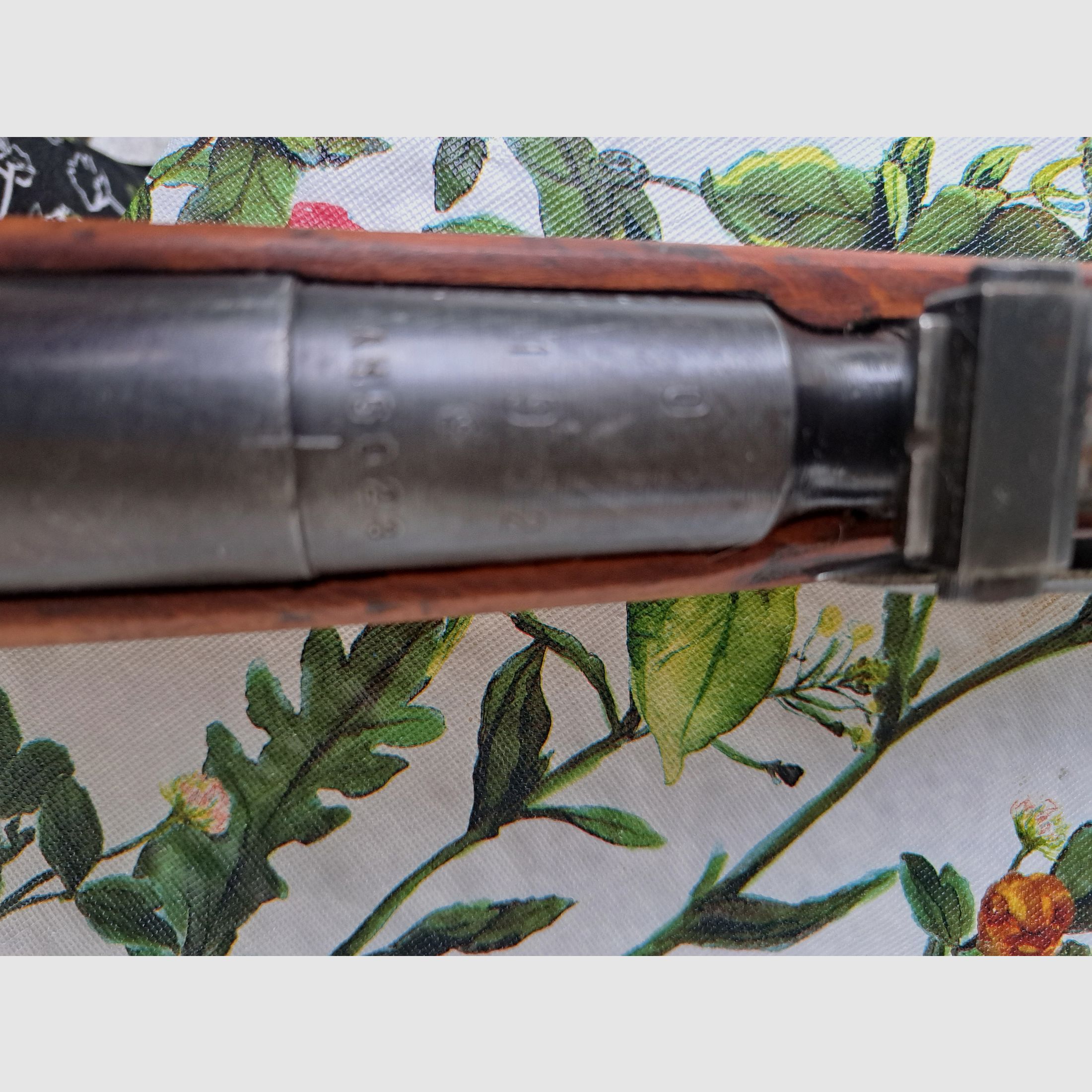 Brünner (CZ) ZH 104 Poldi acero especial con visor de punto rojo Docter