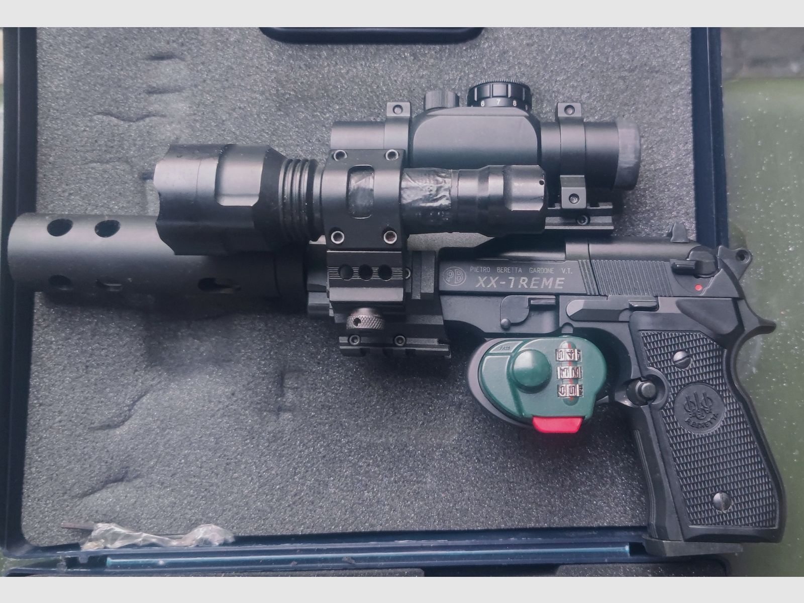 Beretta 92 FS XX-TREME CO2  mit Xtreme viel Zubehör 