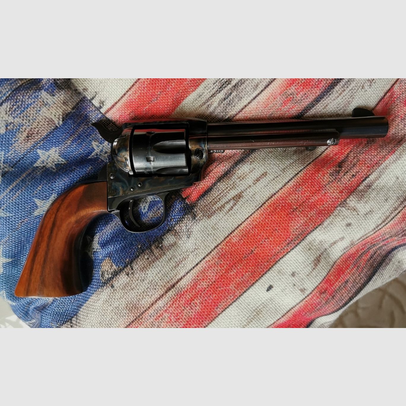 Uberti Scout SA Revolver in .22lr / Seriennummer 22