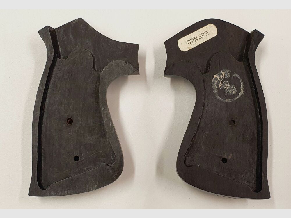 Plaques de prise inconnues pour revolver Square Butt probablement K/L Frame d'un fabricant inconnu