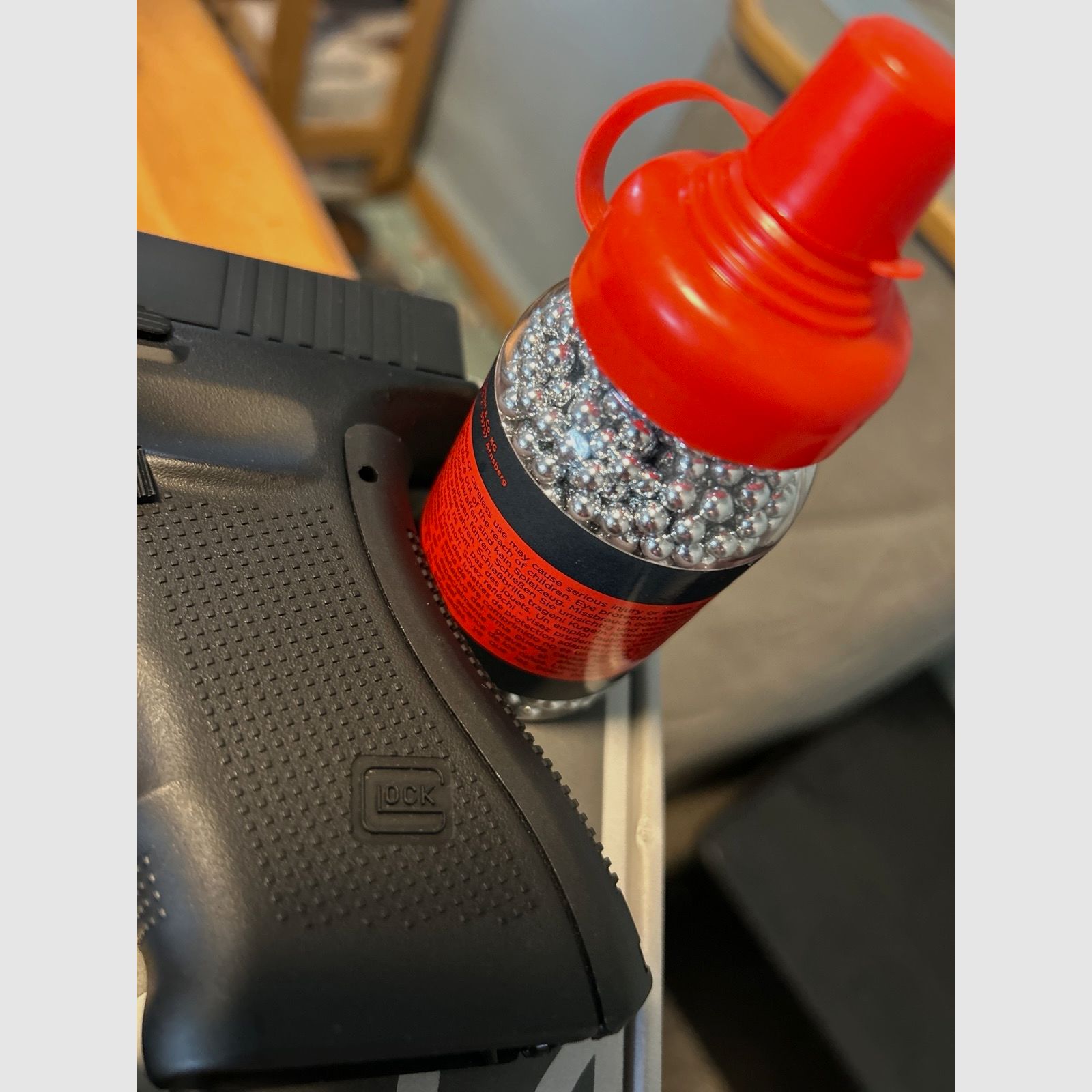 Glock 17 Gen4 Airsoft Co2 BBs