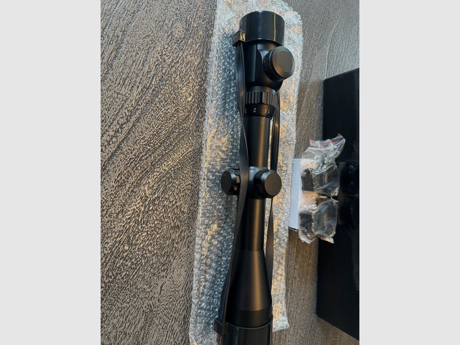 Leader Huntersman 1,5-6x42E mit beleuchtetem Duplex Absehen