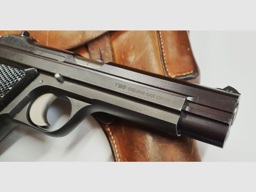 SIG Pistool SIG P210-2 in kaliber 9mm Luger (9x19) inclusief holster en reservemagazijn, GEMAAKT IN ZWITSERLAND