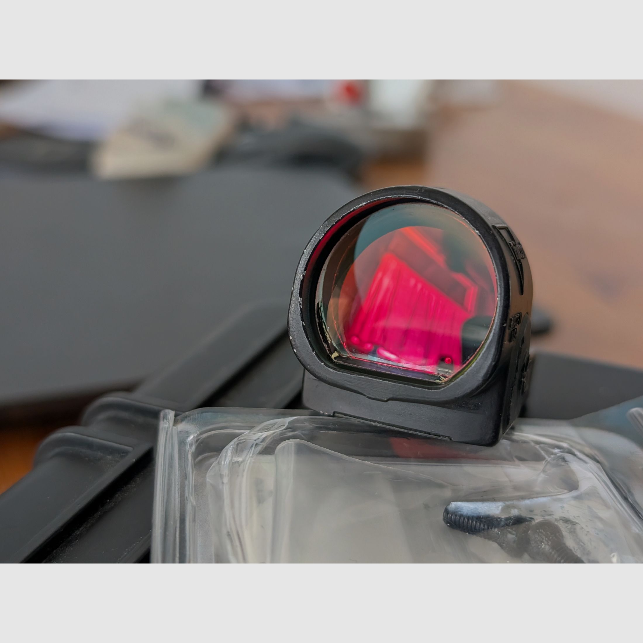 Original Trijicon SRO 2.5 MOA Mini Red Dot