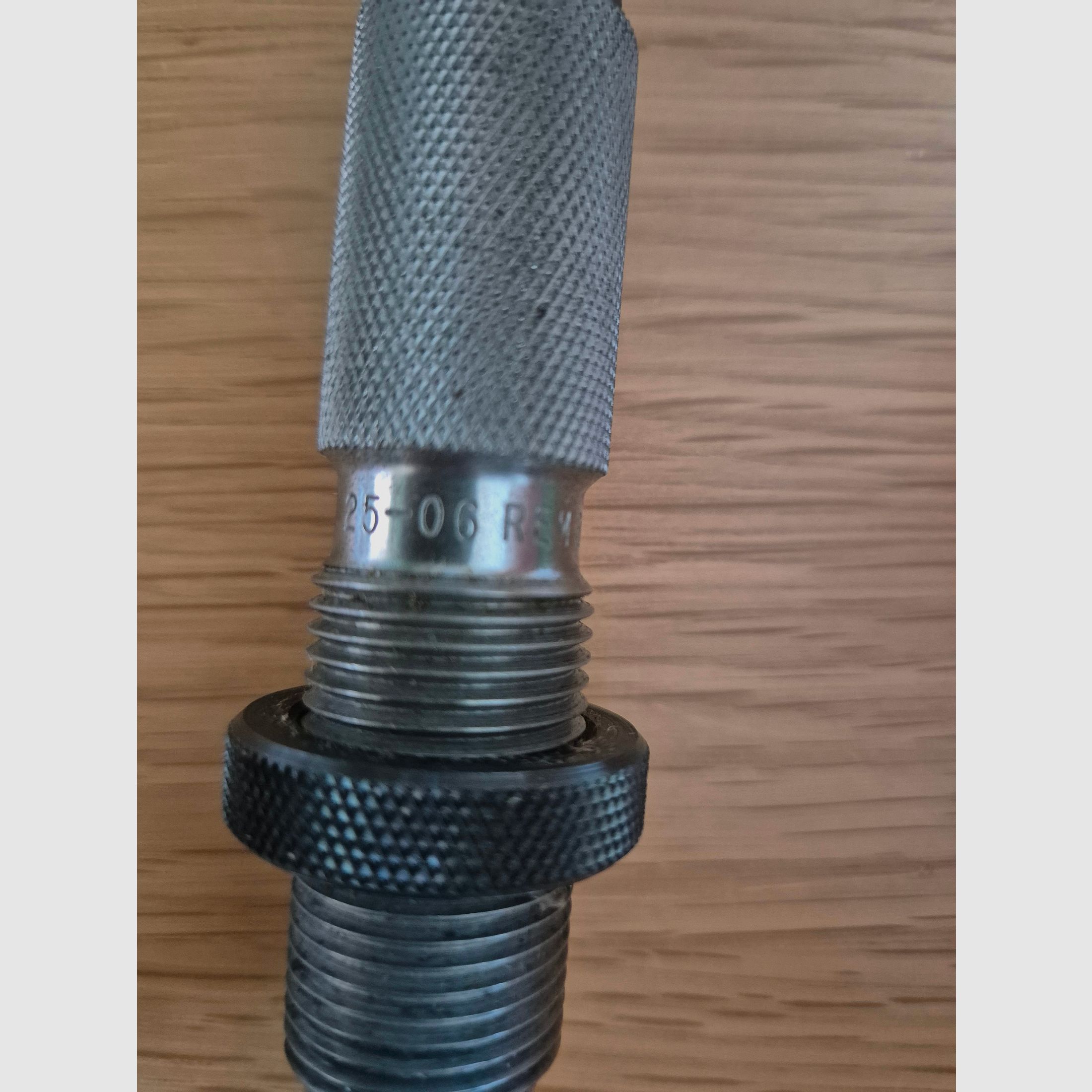 Matriz de calibración con perno de disparador/expulsor, imagen 4 de 7