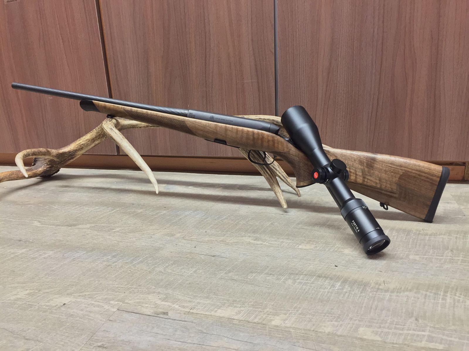 Steyr Mannlicher SM 12 Classic, mit Leica Fortis 6 2,5-15x56 i