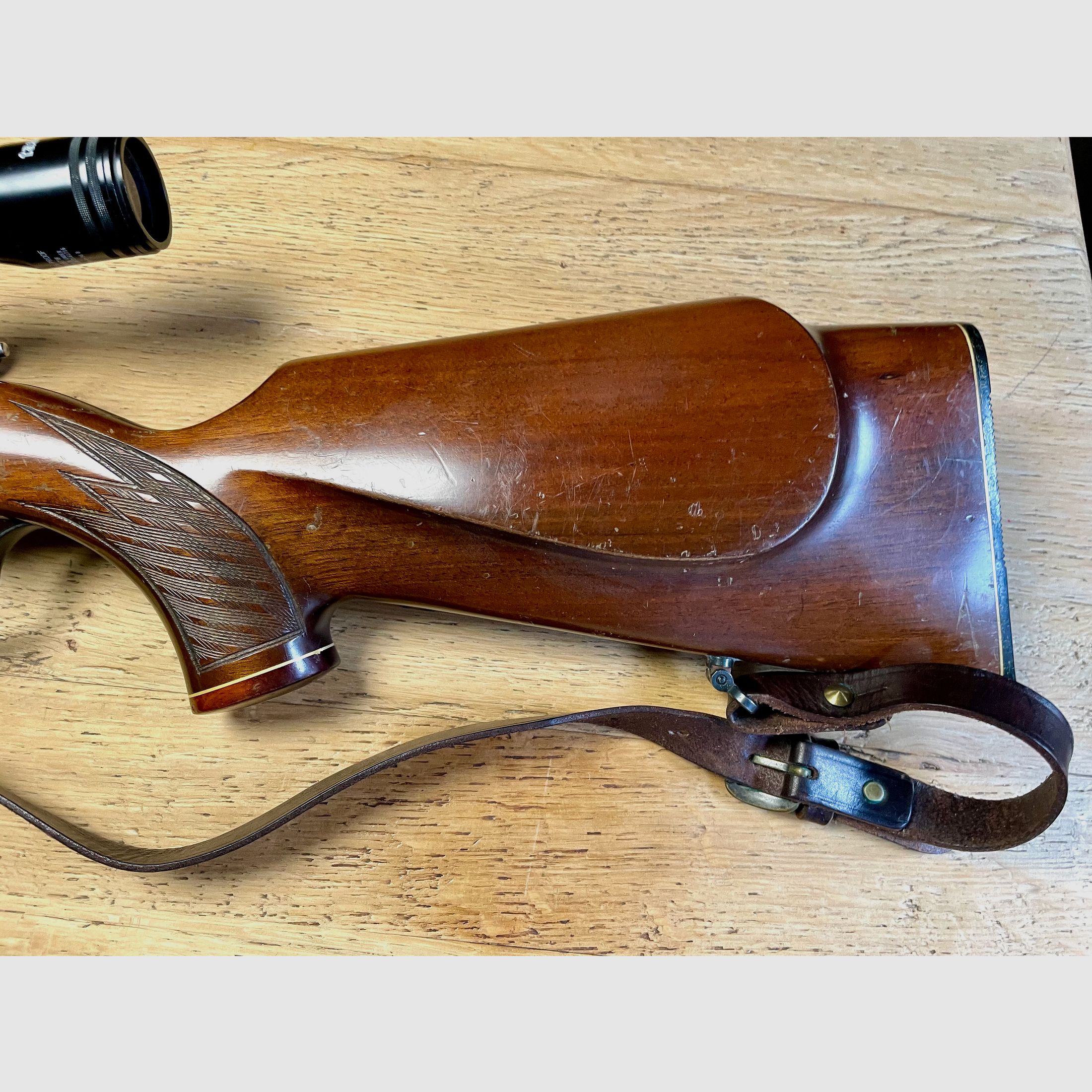 Repetierbüchse Anschütz Mod. 1422 mit Dt. Stecher inkl. ZF Tasco 4-12x56 und Schalldämpfer