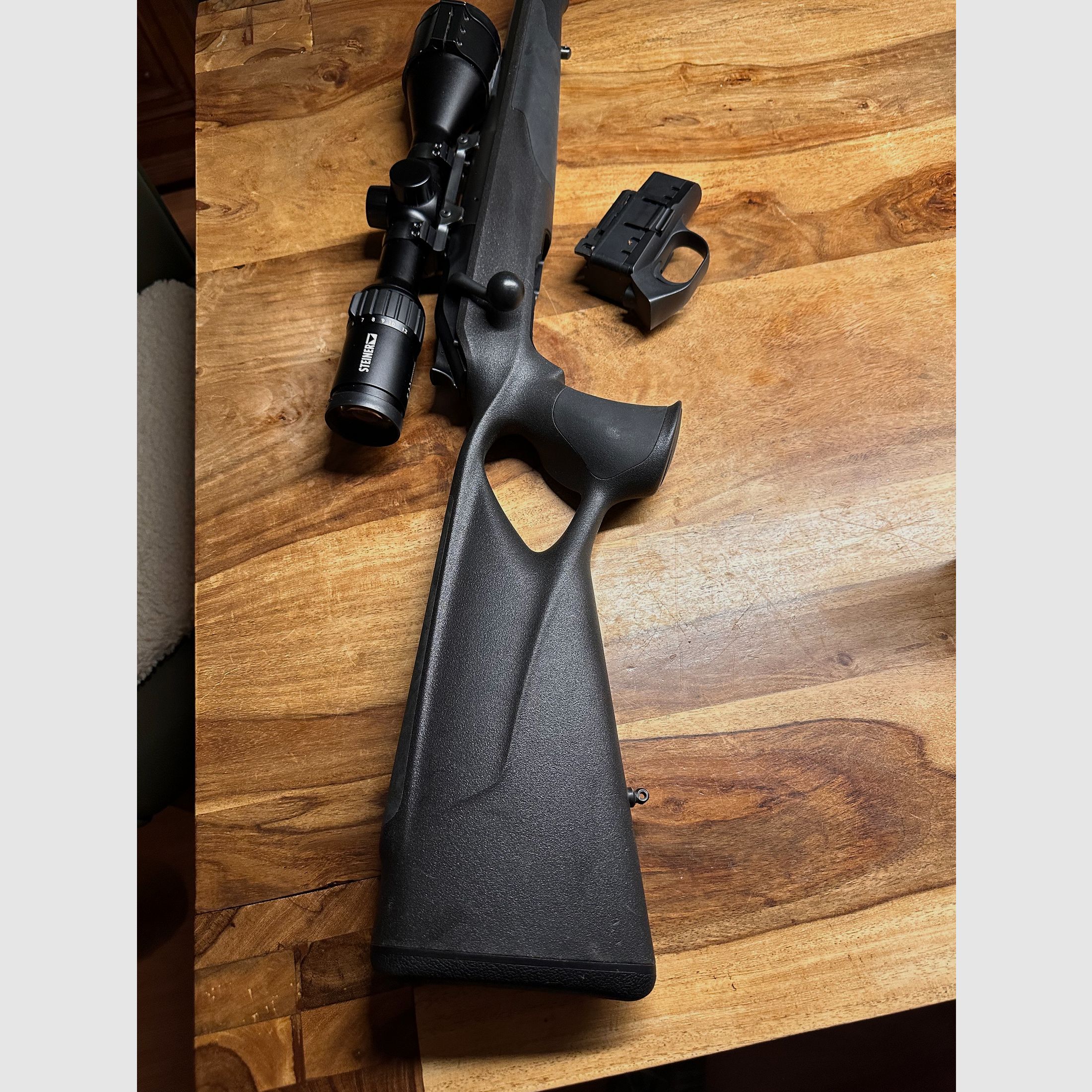 Blaser R8 Professional Success in .243Win mit neuer Blaser-Sattelmontage, inkl. Stalon W110 Schalldämpfer!