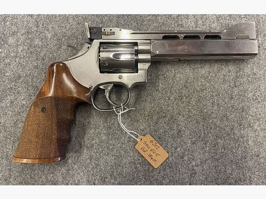 Smith + Wesson 64-5