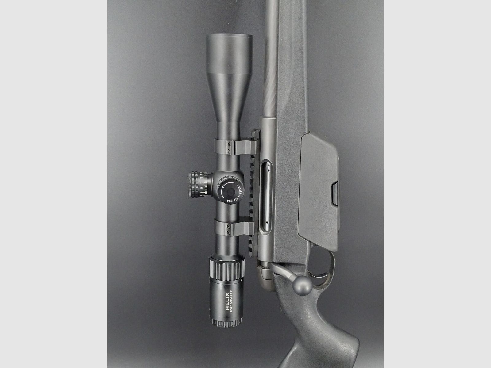 Steyr SSG 04 BJ 2023 calibre .300 Win Mag avec Harris Leupold Element SSG 04