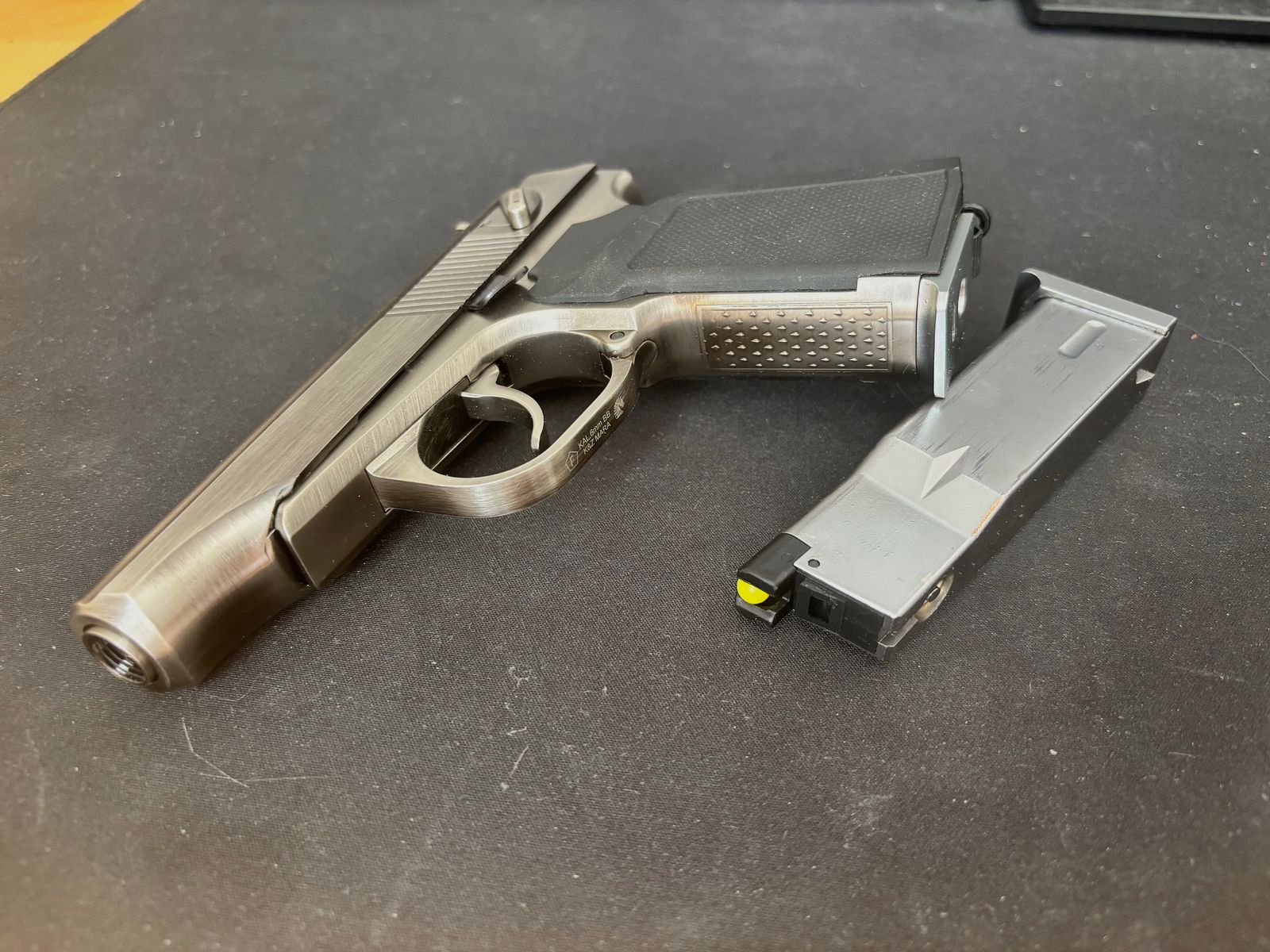 Makarov 6mm BB von K&Z MARA Airsoft Pistole