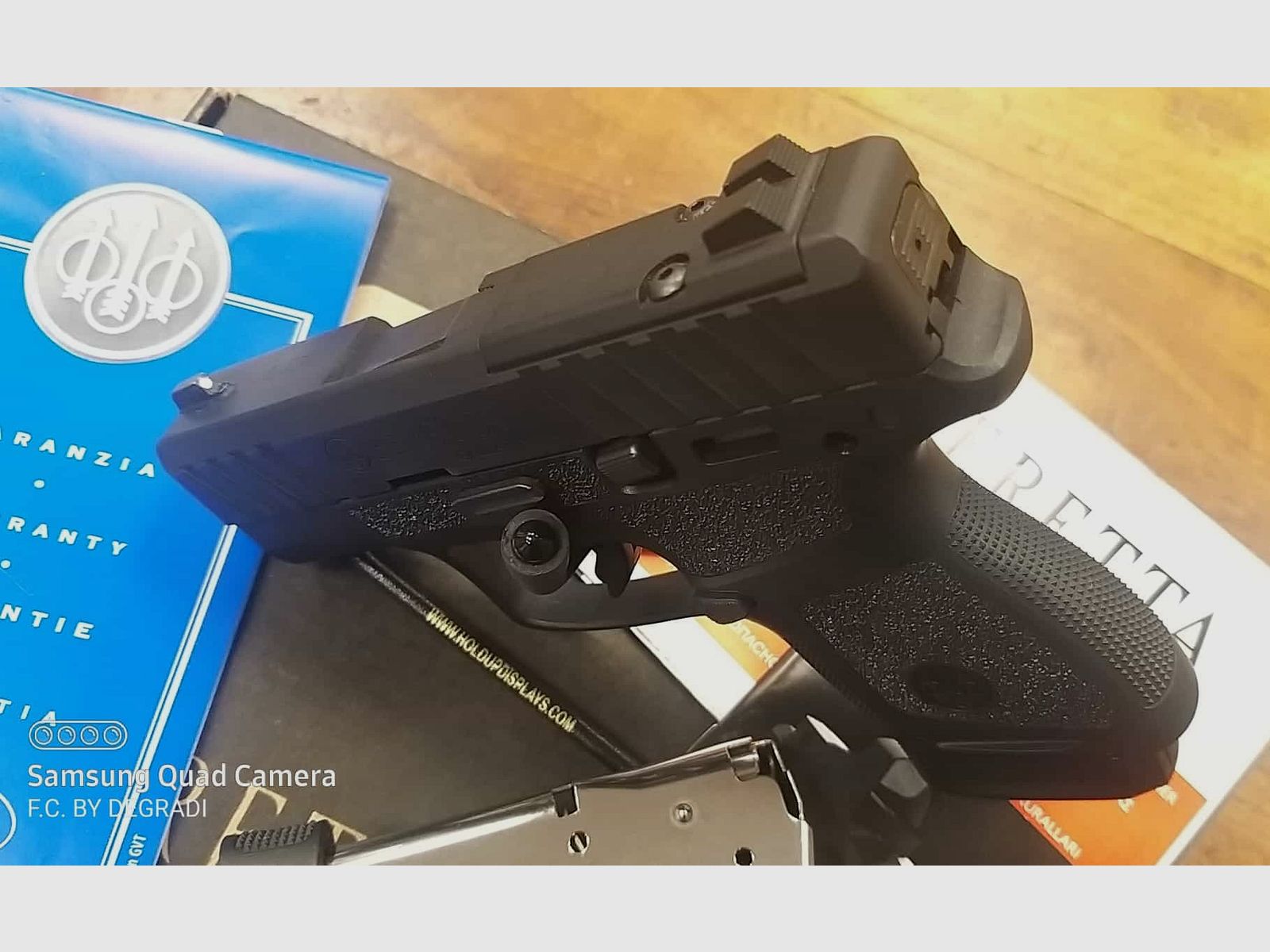 BERETTA APX A1 CARRY KAL. 9X19 UŻYWANY JAK NOWY, zdjęcie 4 z 4